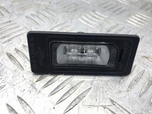 Светодиодная подсветка номерного знака 4G0943021 Audi A6 Audi A3 Sportback e-tron, Audi A3, Audi A4, Audi A4 Allroad, Audi A5, Audi A6, Audi A7, Audi Q3, Audi Q5, Audi Q7, Audi RS5, Audi RS7, Audi S3, Audi S4, Audi S5, Audi S6, Audi S7, Audi SQ5, Audi TT, Audi TT RS, Audi TTS