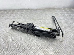 Домкрат 4K8011031 Audi A6