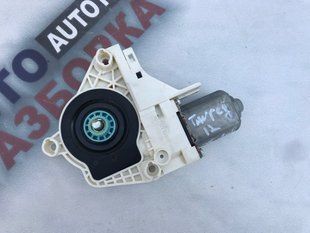 Электродвигатель стеклоподъемника задний правый 8K0959812A Audi Touareg Audi A4, Audi A4 Allroad, Audi A6, Audi Q3, Audi Q5, Audi S4, Audi S6, Audi SQ5, Porsche Cayenne, Volkswagen Touareg