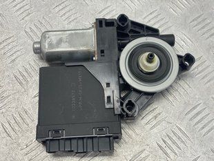 Блок управления двери 31674757 Volvo XC60