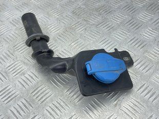 Заливна горловина бачка склоомивача 4M0955463 Audi Q7 Audi Q7, Audi Q8, Audi RS Q8, Audi SQ7, Audi SQ8