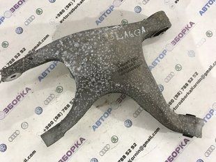 Важіль задньої підвіски нижній 8R0505311F Audi A6