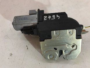 Замок крышки багажника 7P0827505K Volkswagen Touareg