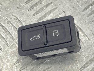 Кнопка закрытия двери багажника 4G0959831B5PR Audi A7