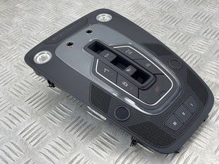 Плафон освещения салона 4M0947135CP Audi Q7
