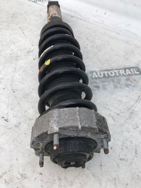 Стійка амортизатора 7L8513029K Audi Q7