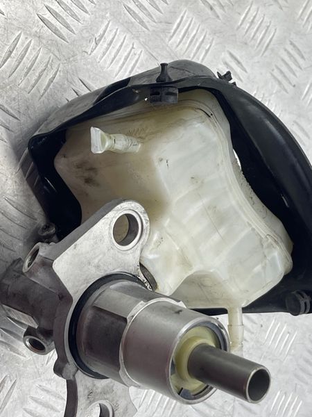 Бачок для тормозной жидкости 8K0611301A Audi A6