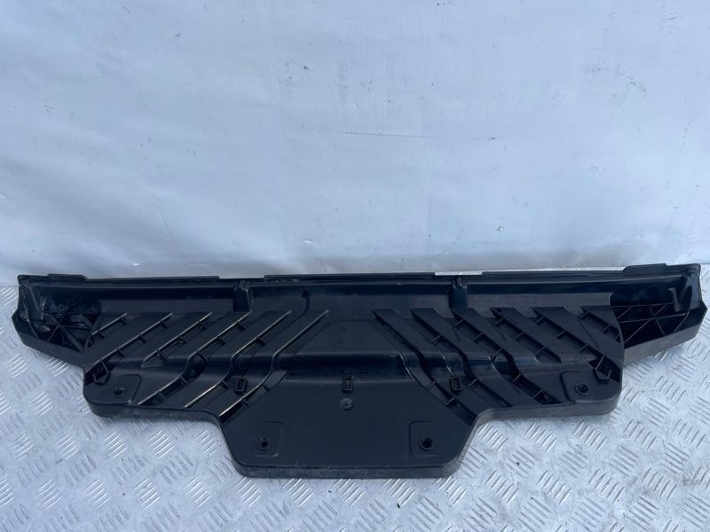 Кронштейн заднього бампера 4M0807329 Audi Q7