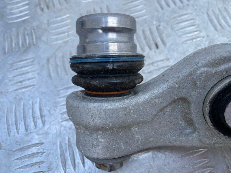 Важіль передньої підвіски несучий нижній лівий 8K0407155C Audi A6 Audi A4, Audi A4 Allroad, Audi A5, Audi A6, Audi A7, Audi Q5, Audi RS5, Audi RS7, Audi S4, Audi S5