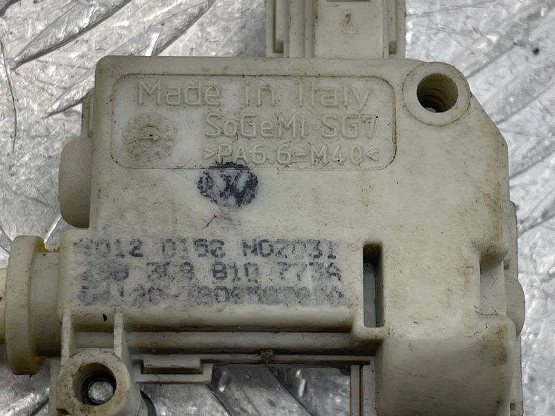 Замок лючка паливного бака 3C8810773A Volkswagen CC