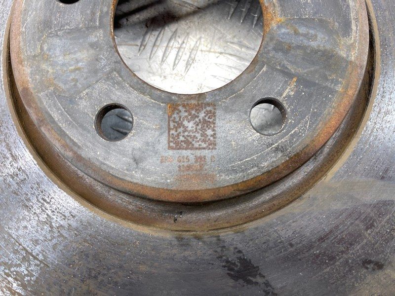 Тормозной диск 8R0615301C Audi A6