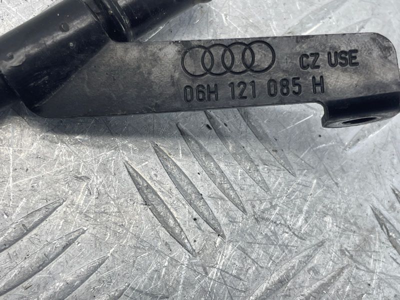 Трубопровод системы охлаждения 06H121085H Audi A4