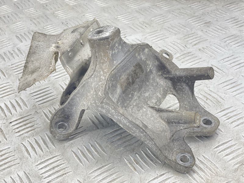 Опора двигуна права 4M0199308AS Audi Q7 Audi Q7