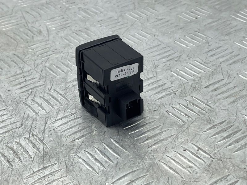 Кнопка парктроника / сброса пробега / борт. комп. 4L1927123A Audi Q7