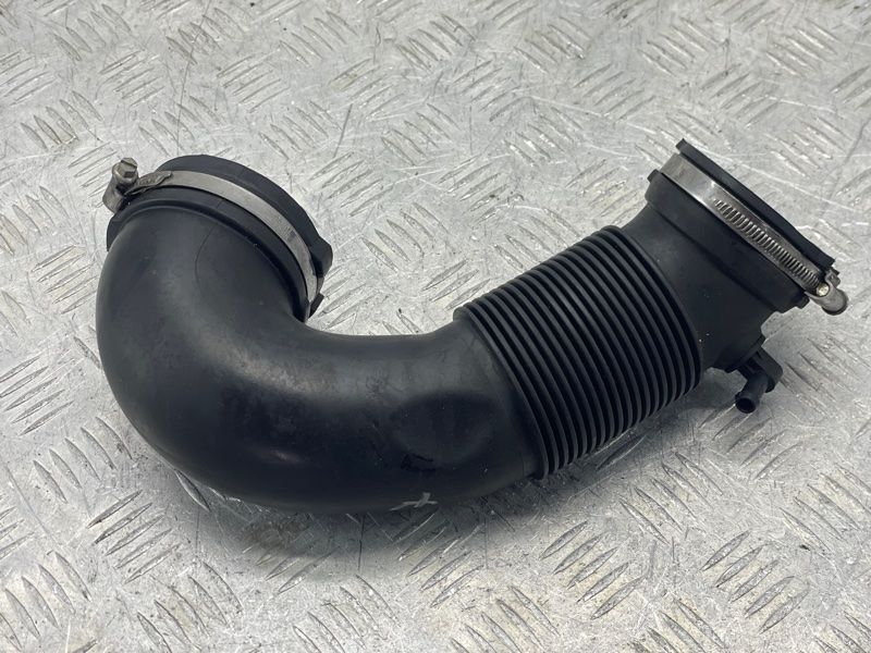 Патрубок воздушного фильтра 4G0129615H Audi A6