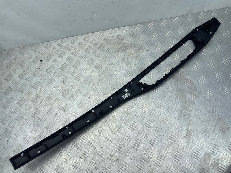Декоративная накладка на торпедо 8W1853190FUT5 Audi A4