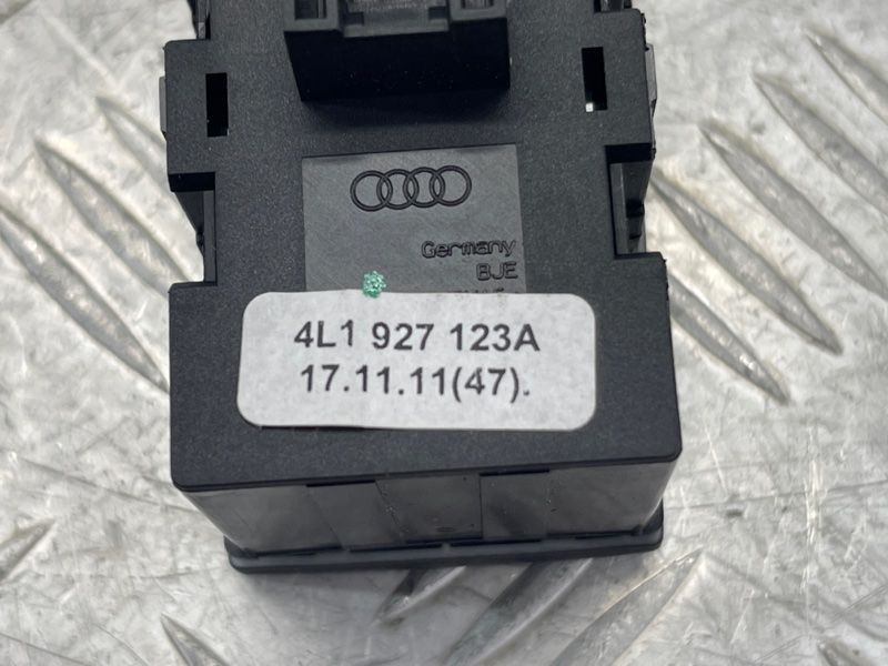 Кнопка парктроника / сброса пробега / борт. комп. 4L1927123A Audi Q7