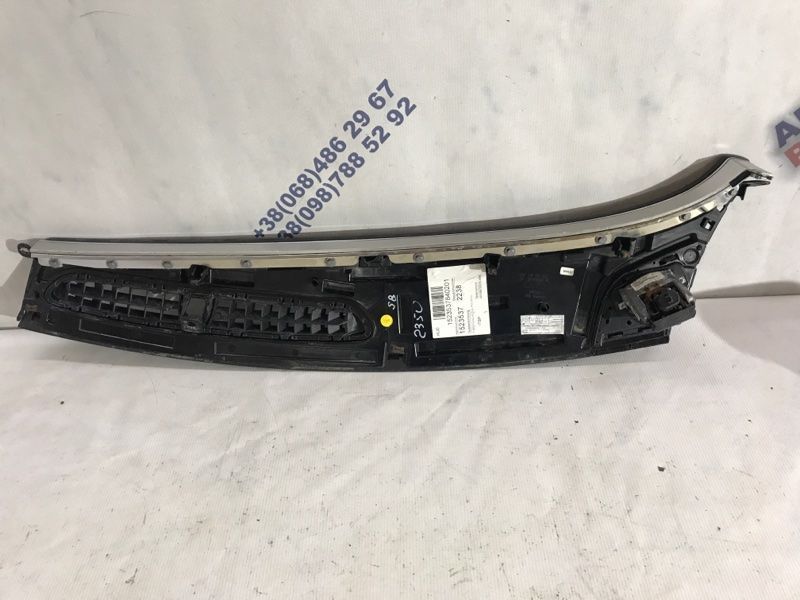 Накладка підвіконна на торпедо 4H1857007E38M Audi S8