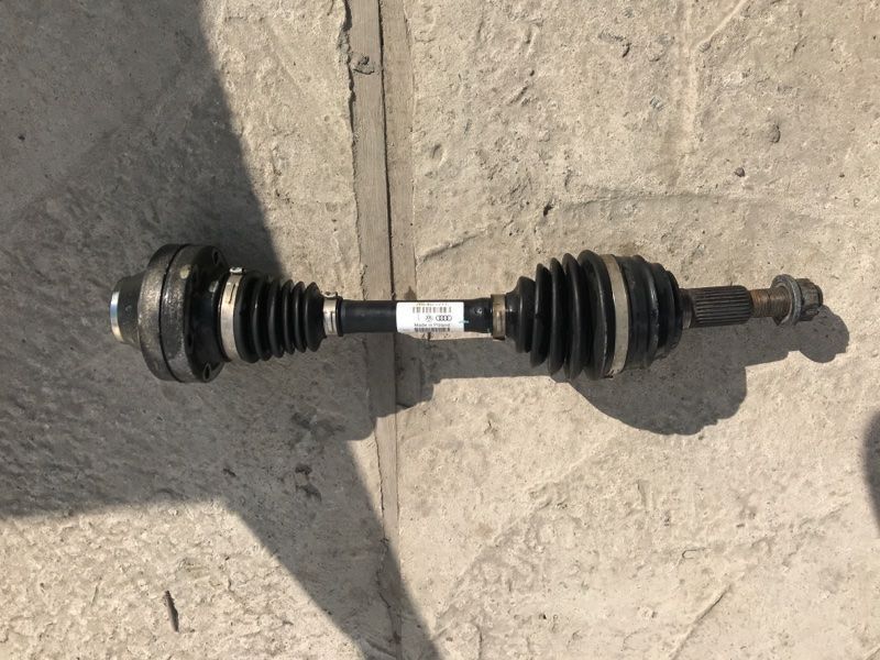 Піввісь 7P0407271C Audi Q7