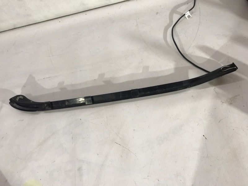 Защитный молдинг левый 7P6827711 Volkswagen Touareg Volkswagen Touareg