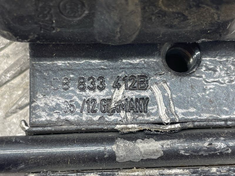 Петля двери нижняя 3C8833412B Volkswagen CC