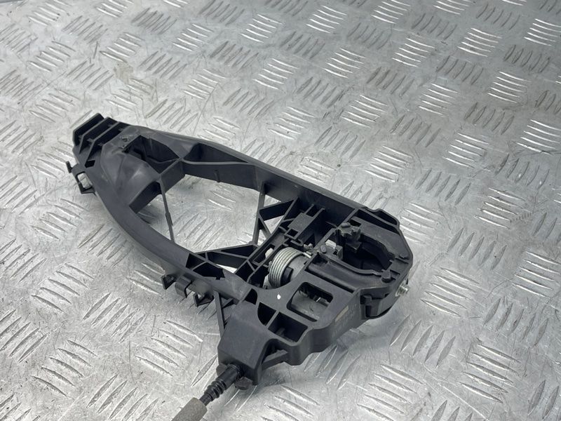 Кронштейн ручки 4N0837811B Audi A6