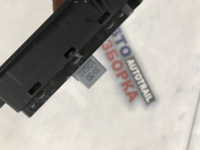 Кнопка склопідйомника 1K4959857B Volkswagen CC