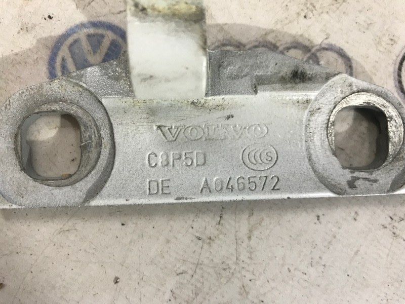 Петля двери A046572 Volvo XC60