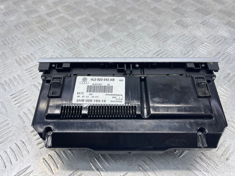 Панель керування клімат-контролем 4L0820043ABSZD Audi Q7
