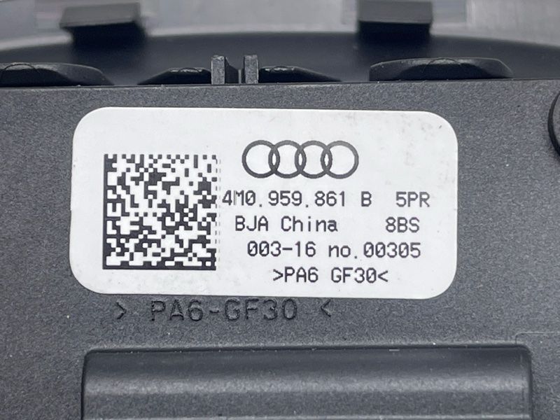 Клавіша розблокування спинки сидіння Audi Q7