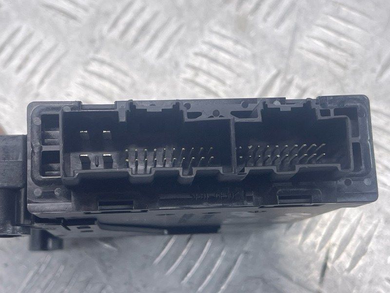 Блок керування дверей 31674757 Volvo XC60