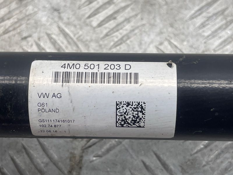 Піввісь 4M0501203D Audi Q7