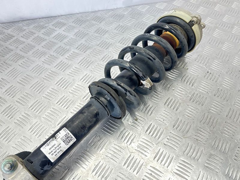 Стійка амортизатора 4M0413031T Audi Q7