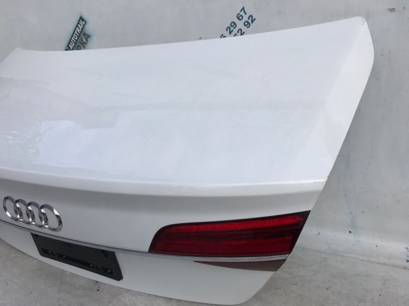Кришка багажника 4H0827023L Audi S8
