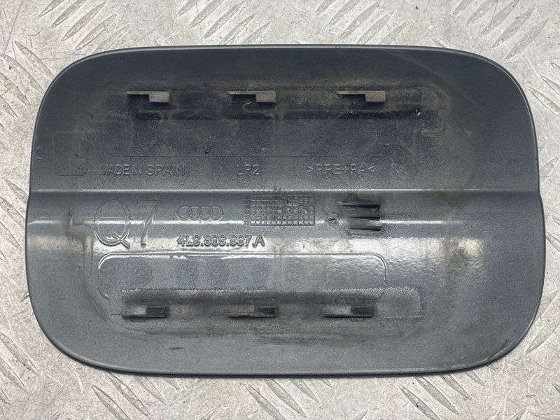 Крышка лючка топливного бака 4L0809907A Audi Q7
