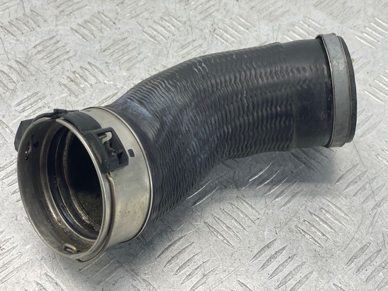 Патрубок інтеркулера 31686561 Volvo XC60
