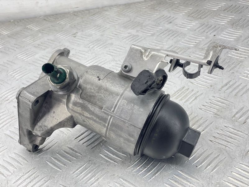 Корпус масляного фільтра 079115401AA Audi A8