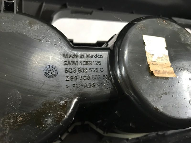 Консоль центральна, підлокітник і підстаканники 5C6862535C Volkswagen Beetle