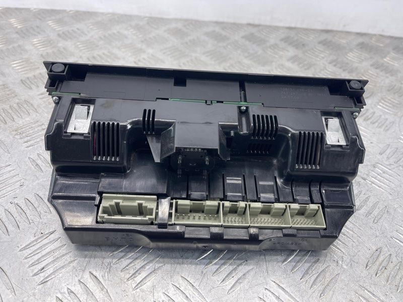 Панель керування клімат-контролем 4L0820043ABSZD Audi Q7