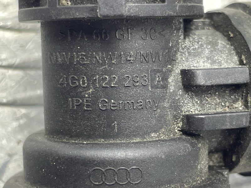 Быстроразъемная муфта 4G0122293A Audi A6
