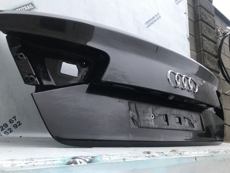 Крышка багажника 4H0827023B Audi A8