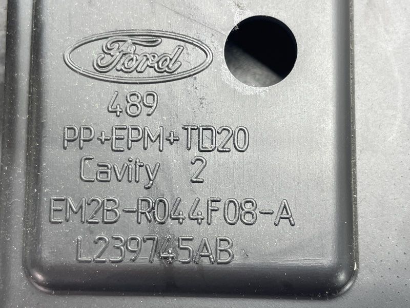 Крышка под руль EM2BR044F08A Ford Edge