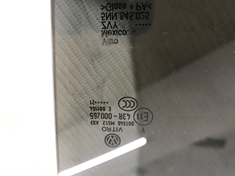 Скло дверей Volkswagen Tiguan