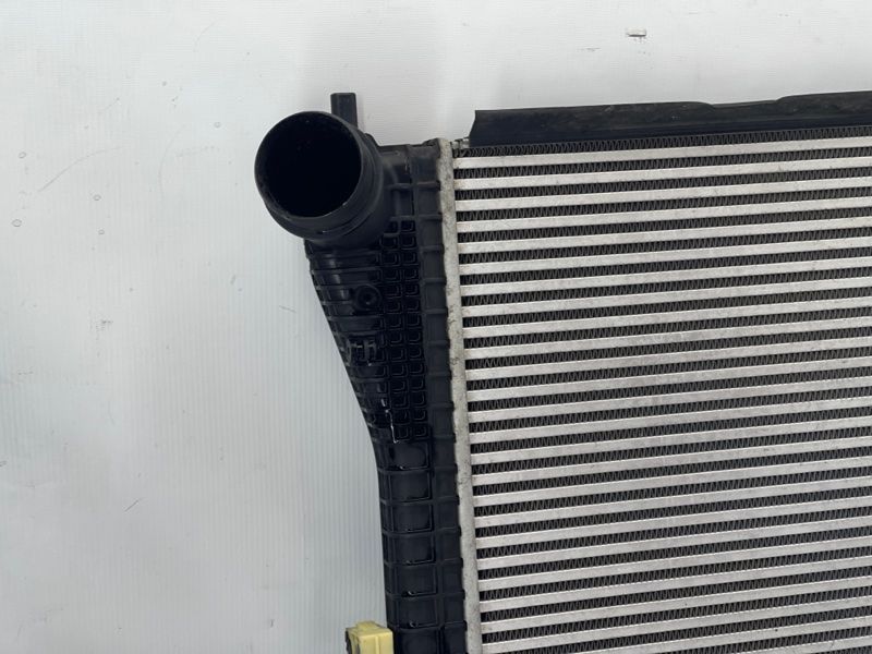 Радиатор интеркулера 3C0145805AN Volkswagen CC