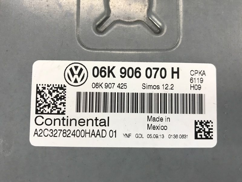 Блок керування двигуном 06K906070H Volkswagen Passat