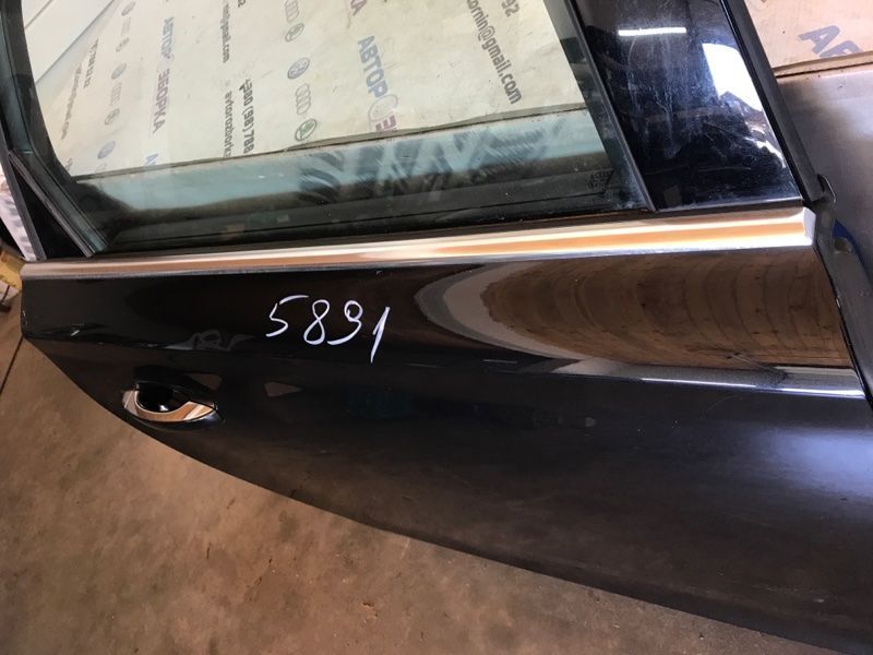 Дверь 4H0833052C Audi S8
