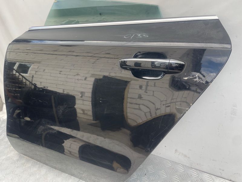 Двері 4G8833051A Audi A7