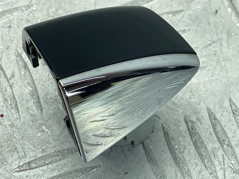 Ковпачок ручки дверей з хромованою накладкою 4H0837880C Audi A7