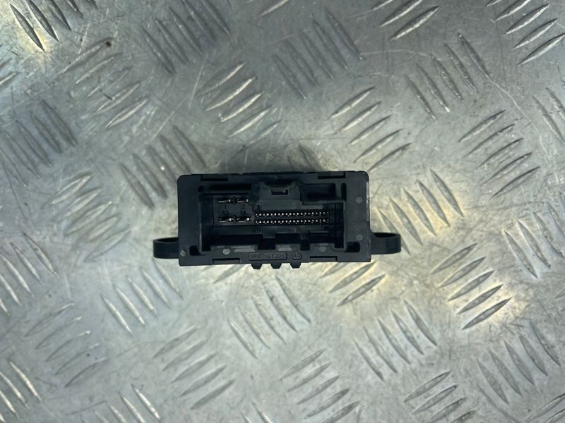 Блок керування дверей DG9T14B534BE Ford Fusion