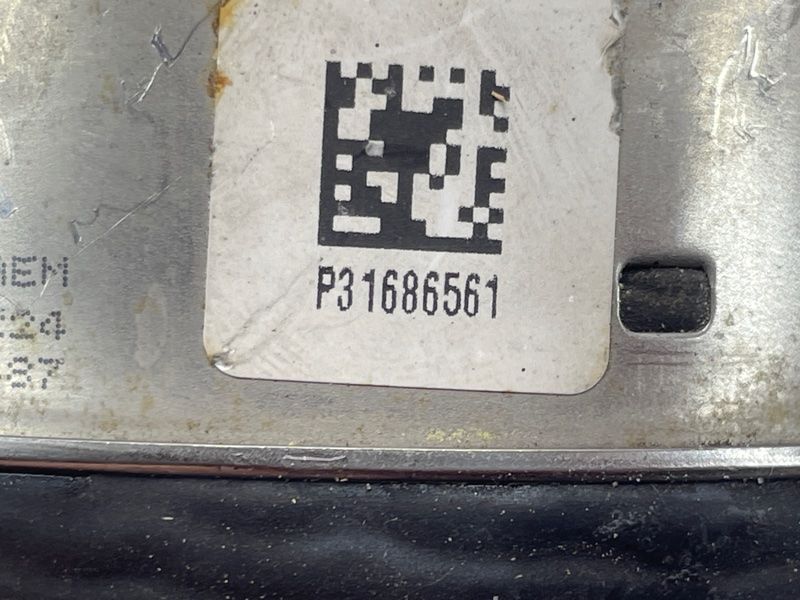 Патрубок інтеркулера 31686561 Volvo XC60